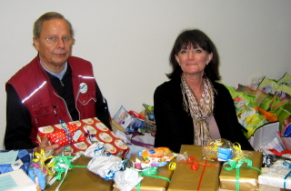 Archivbild Kooperation Tafel -  Spendenaktion 2015 Wiesbaden,  Friedrich–Wurzel, Hoffmann